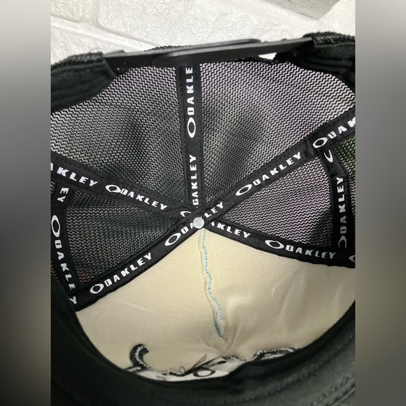 Vintage Oakley Black and Blue Trucker surfer Hat logo spell out embroidered - Picture 9 of 9